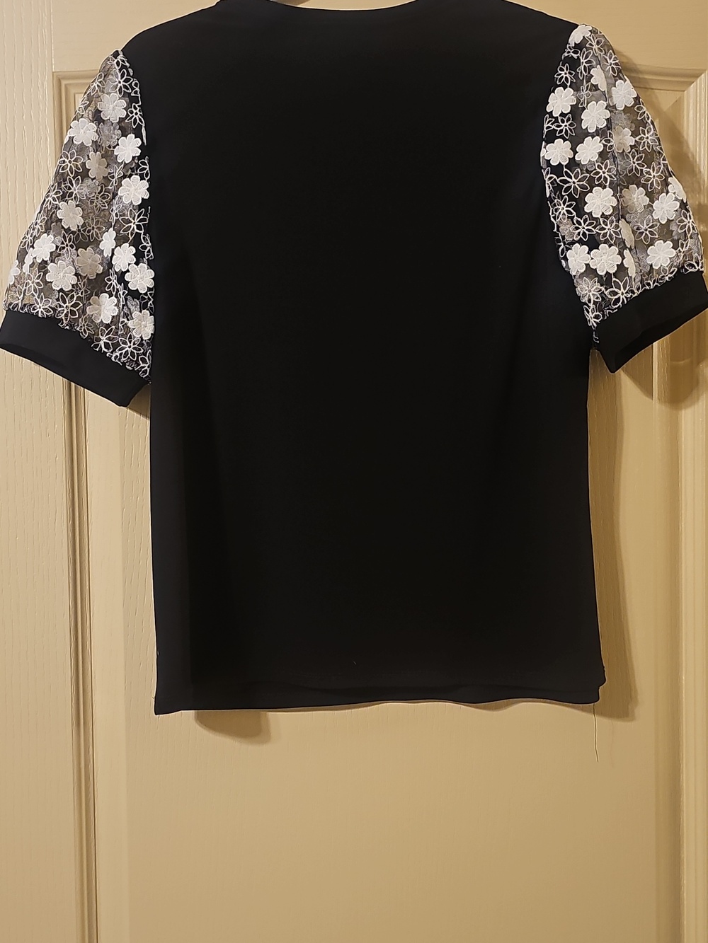 CeCe Black Top with White Floral Lace Short Sleeves - Picture 4 of 4